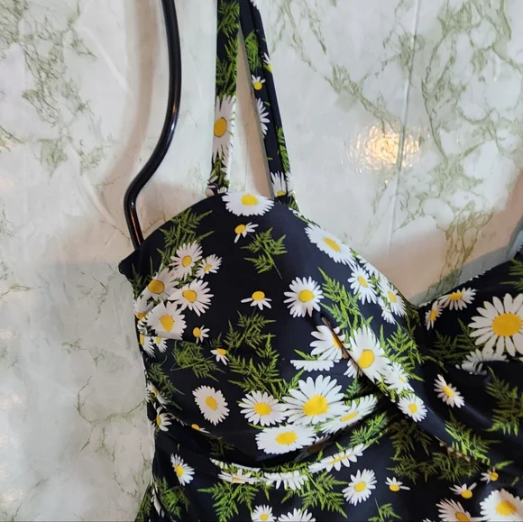 Hilor Daisy Print 1-Piece Swimsuit - Picture 2 of 13